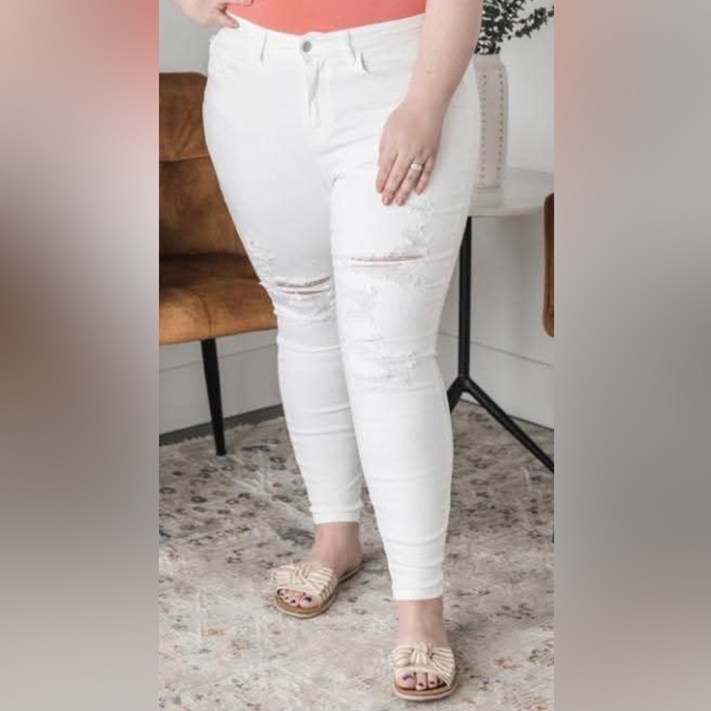 Judy Blue White Distressed Skinny Jeans - Size 18W